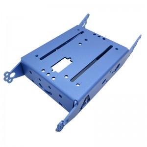 Anpassad bearbetning av aluminiumlegeringsplåtdelar med anodiserad finish.